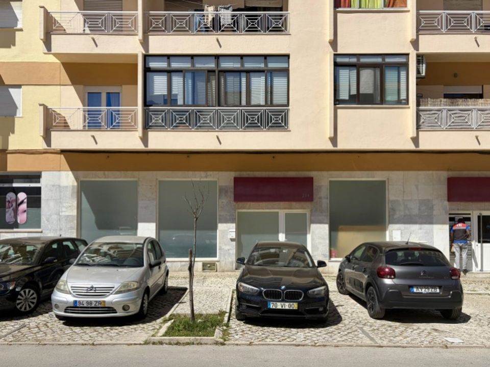 Erhvervsejendom i Barreiro, Setubal - foto 1