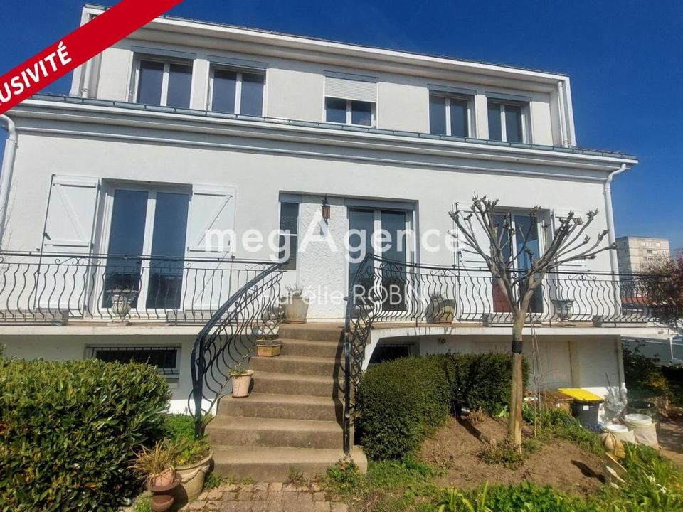 Villa in Cholet, Maine-et-Loire - foto 1