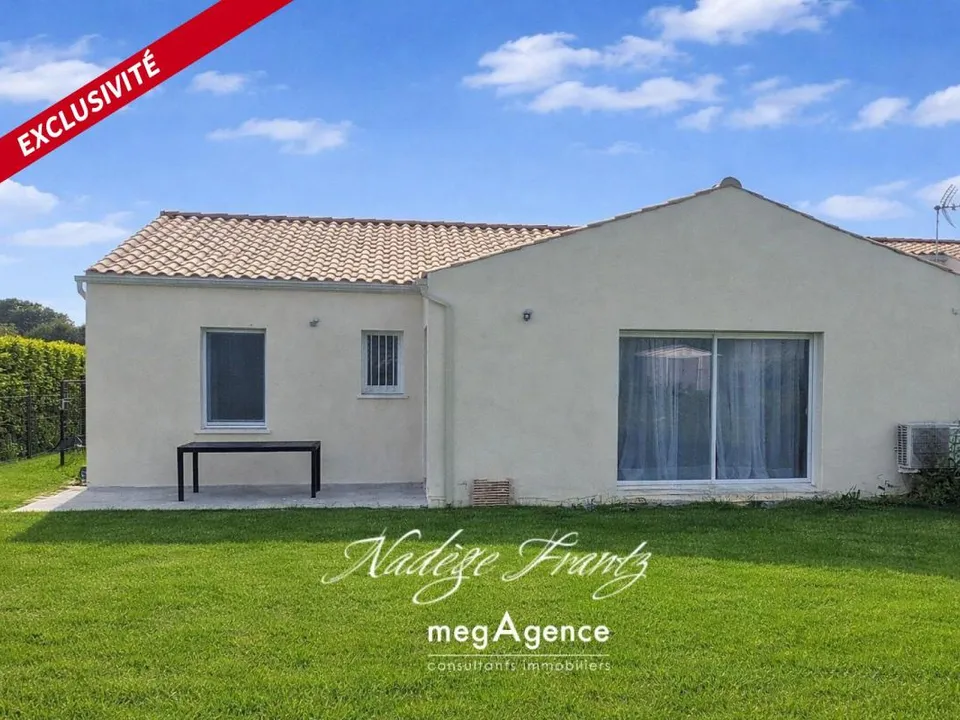 Villa i Saint-Hilaire-de-Villefranche, Charente-Maritime - foto 1