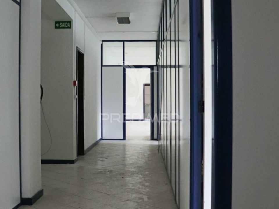 Erhvervsejendom i Paredes, Porto - foto 1