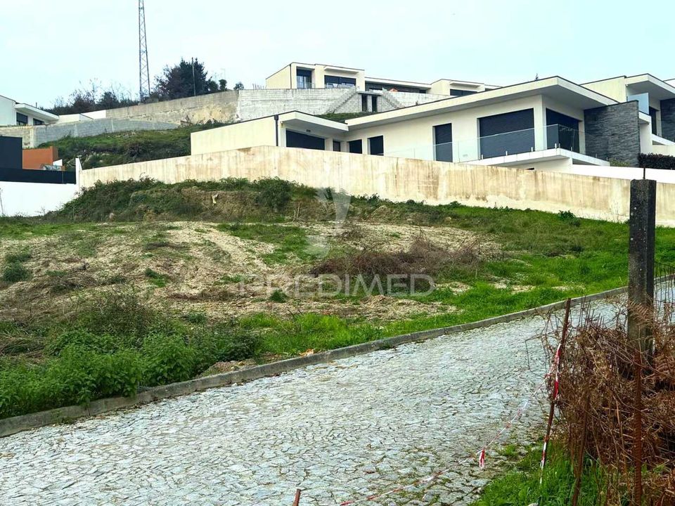 Helårsgrund i Fafe, Braga - foto 1
