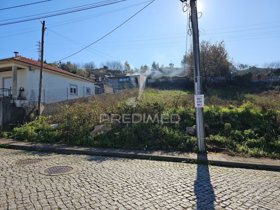 Helårsgrund i Santo Tirso, Porto - foto 1
