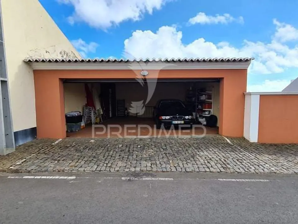 Byhus i Angra do Heroismo, Terceira - foto 5