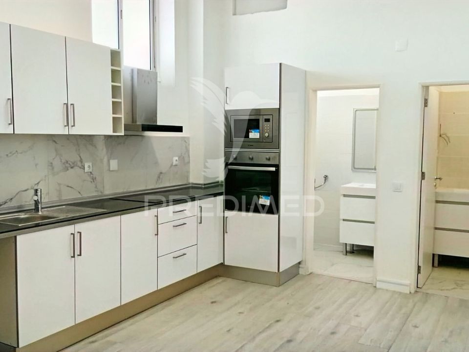 Erhvervsejendom i Barreiro, Setubal - foto 1