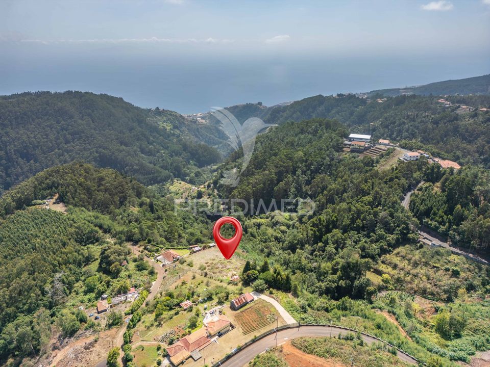 Helårsgrund i Santa Cruz, Madeira - foto 1