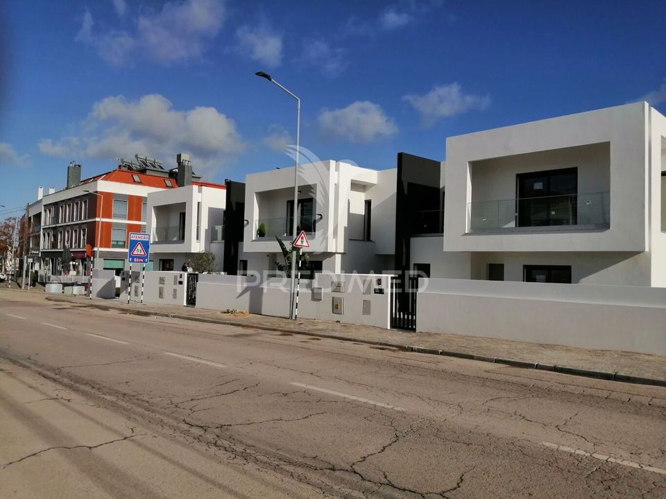 Byhus i Seixal, Setubal - foto 1