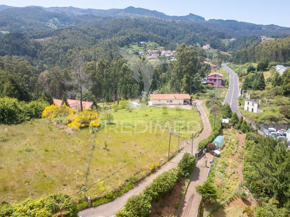 Helårsgrund i Santa Cruz, Madeira - foto 1