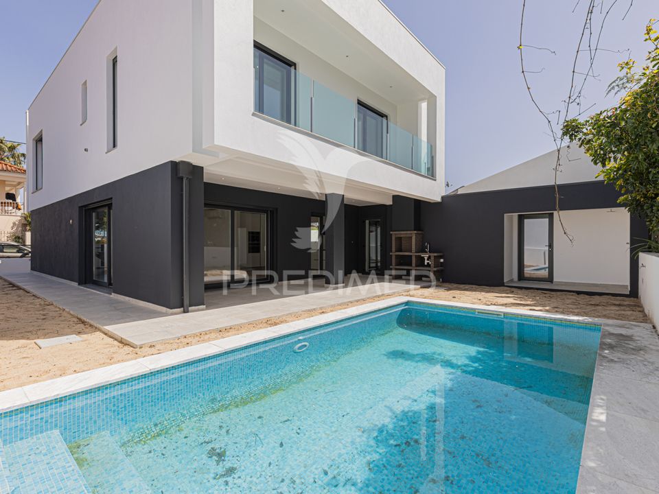 Byhus i Almada, Setubal - foto 1