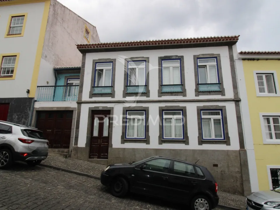 Byhus i Angra do Heroismo, Terceira - foto 1