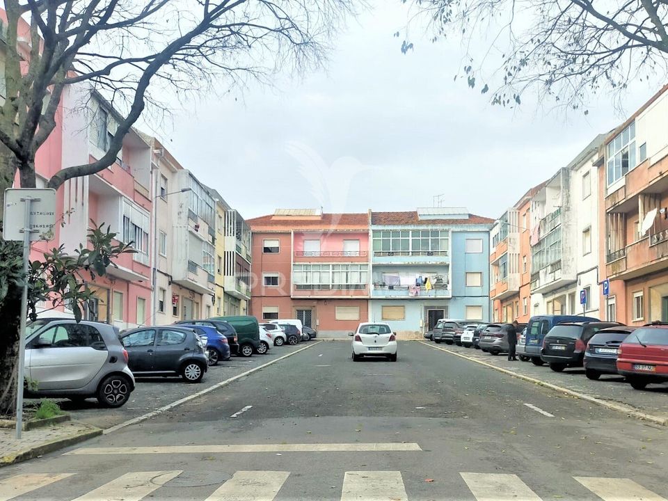 Erhvervsejendom i Amadora, Lisbon - foto 1