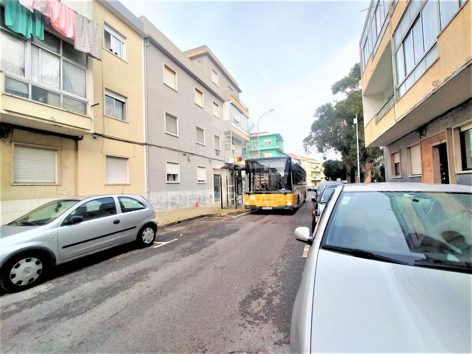 Erhvervsejendom i Amadora, Lisbon - foto 4