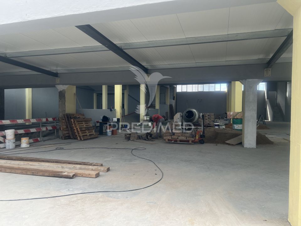 Erhvervsejendom i Loures, Lisbon - foto 1