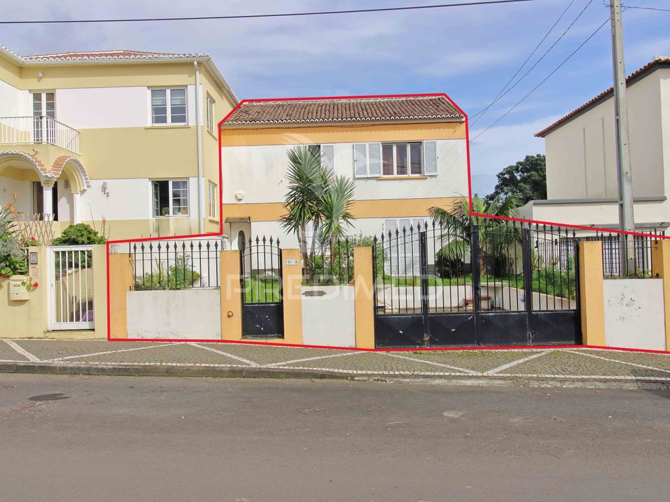 Byhus i Angra do Heroismo, Terceira - foto 1