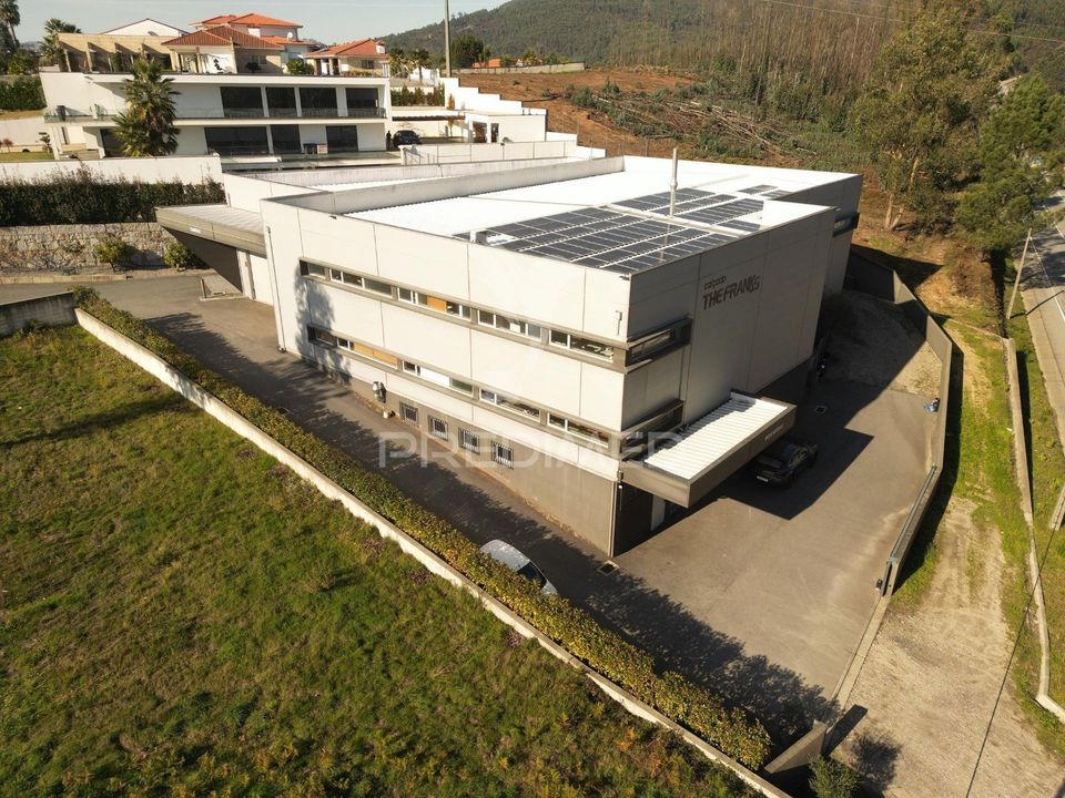 Erhvervsejendom i Lousada, Porto - foto 3