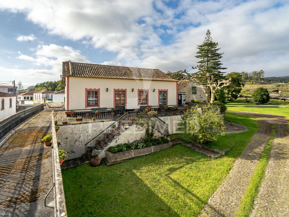 Byhus i Angra do Heroismo, Terceira - foto 1