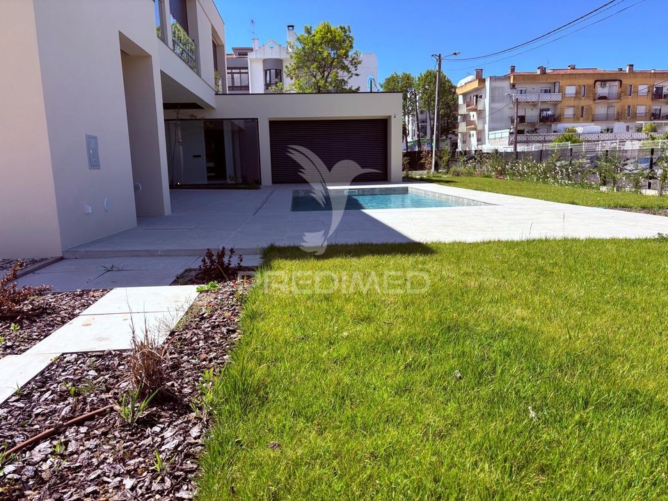 Byhus i Almada, Setubal - foto 3