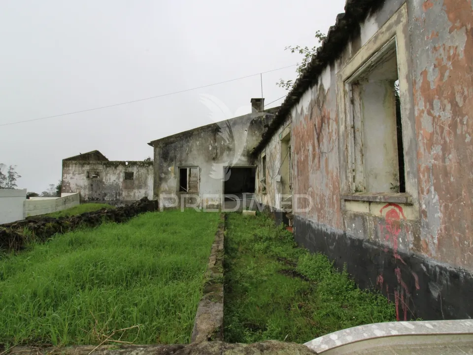 Byhus i Angra do Heroismo, Terceira - foto 1