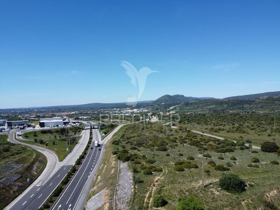 Helårsgrund i Torres Novas, Santarem - foto 1