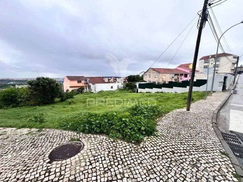 Helårsgrund i Amadora, Lisbon - foto 2