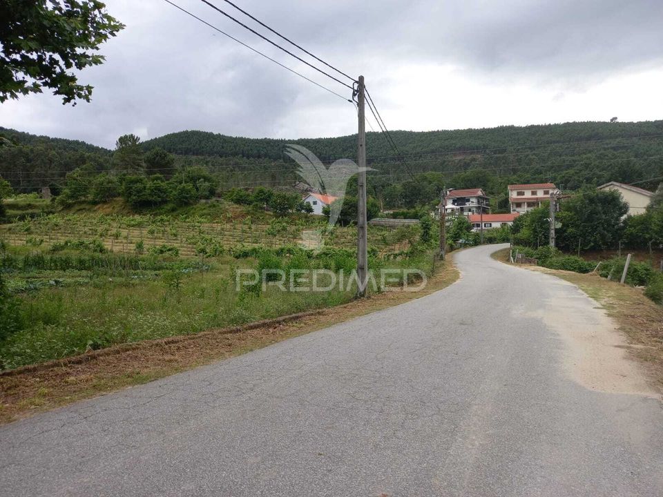 Helårsgrund i Mondim de Basto, Vila Real - foto 1