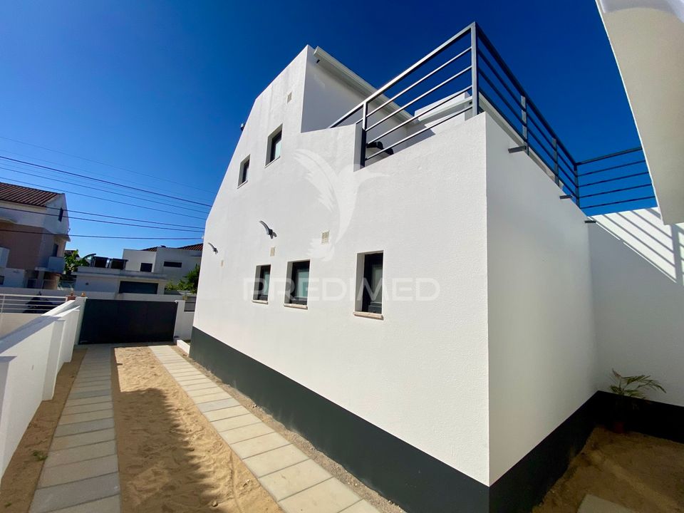 Byhus i Almada, Setubal - foto 4