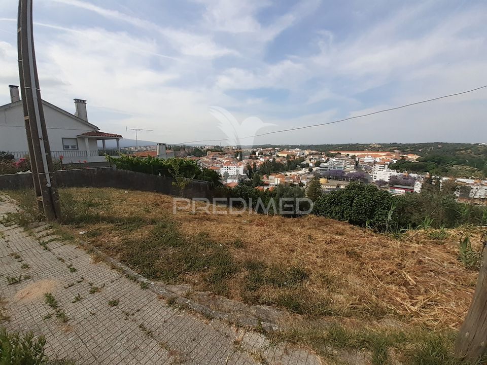 Helårsgrund i Torres Novas, Santarem - foto 1