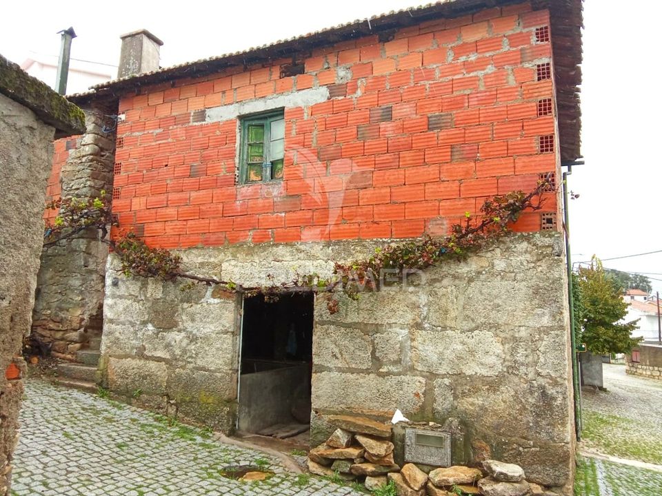 Byhus i Macedo de Cavaleiros, Braganca - foto 1