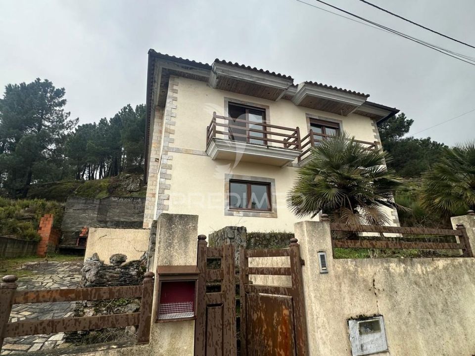 Byhus i Alijo, Vila Real - foto 1