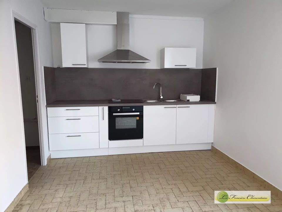 Villa em Saint-Yrieix-Sur-Charente, Charente - foto 1
