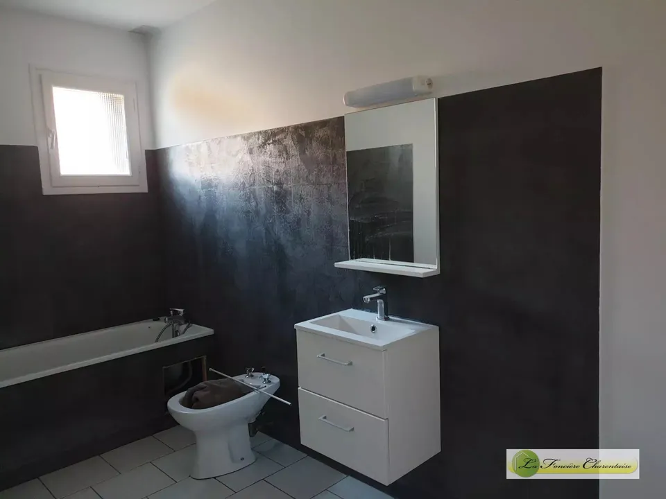 Villa em Saint-Yrieix-Sur-Charente, Charente - foto 4