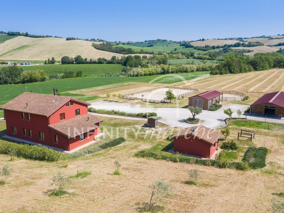 Landejendom i Montegranaro, Fermo - foto 1