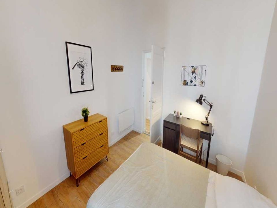 Apartment in Bordeaux, Gironde - photo 1