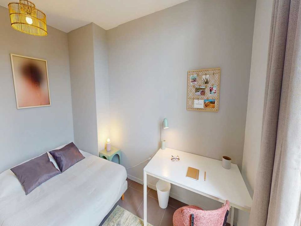 Apartment in Lyon, Rhone - photo 2