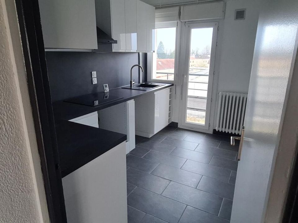 Apartment in Gray, Haute-Saone - photo 1