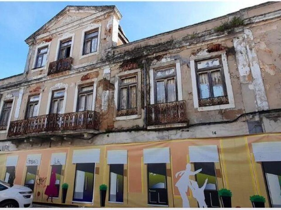 Commercial property in Montijo, Setubal - photo 1