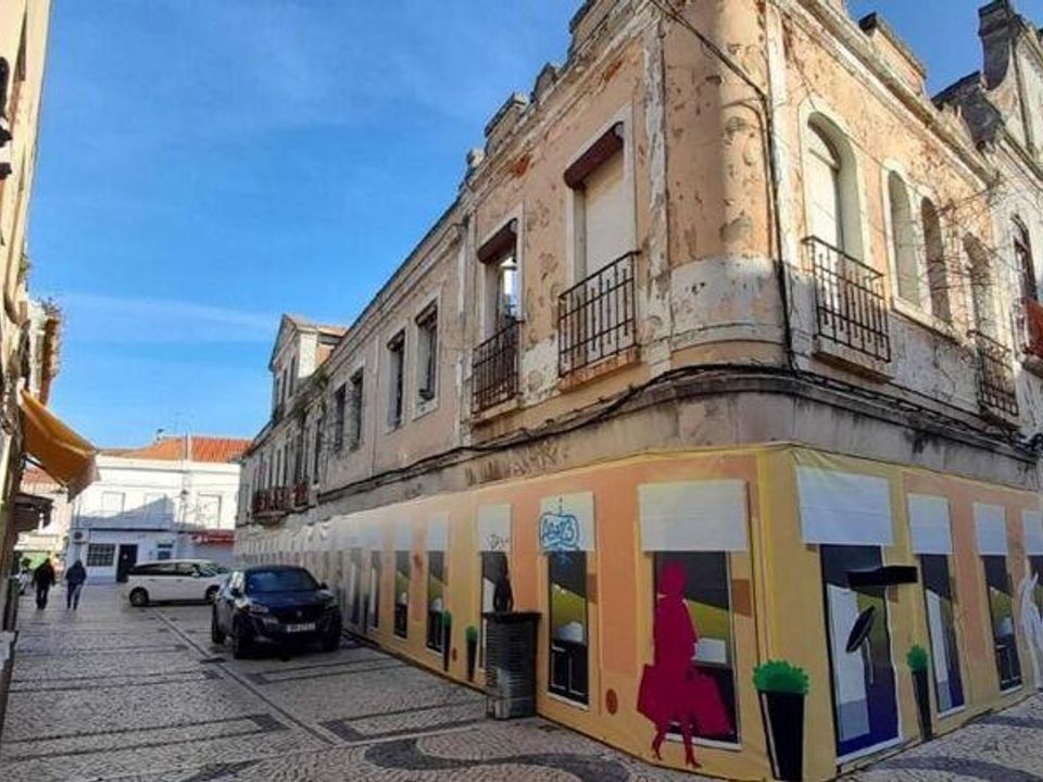 Commercial property in Montijo, Setubal - photo 2