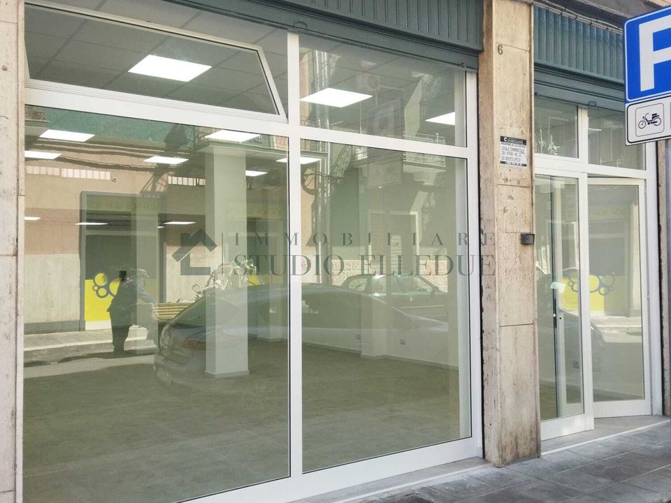 Erhvervsejendom i Bari, Bari - foto 2