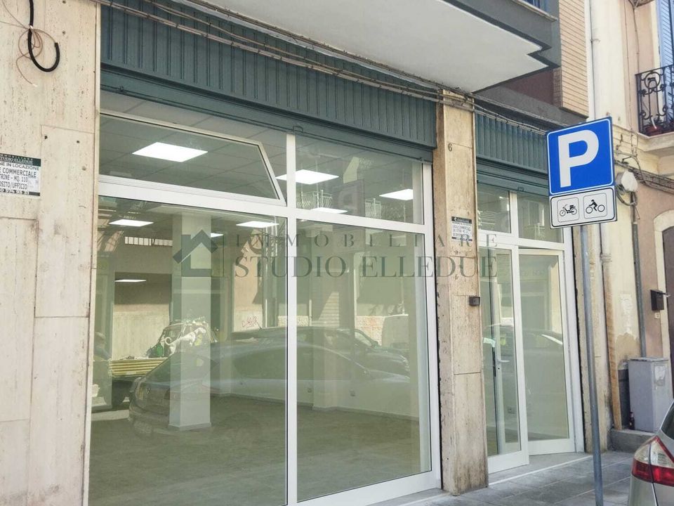 Erhvervsejendom i Bari, Bari - foto 4