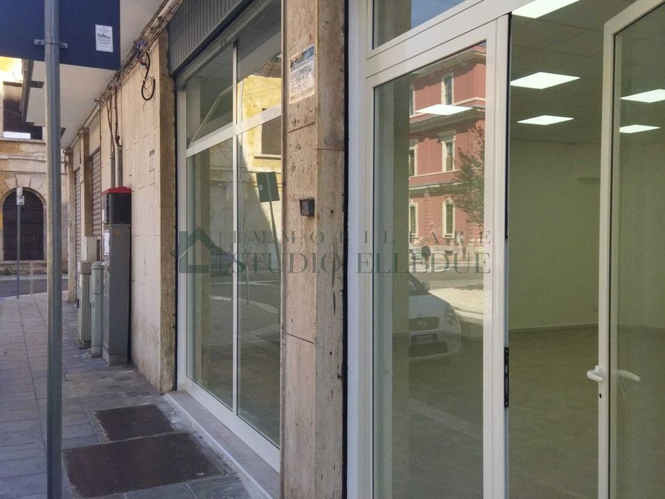 Erhvervsejendom i Bari, Bari - foto 5