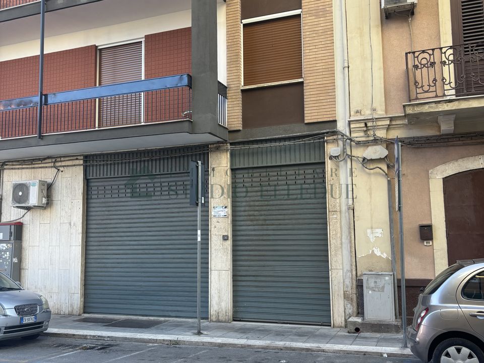 Erhvervsejendom i Bari, Bari - foto 1
