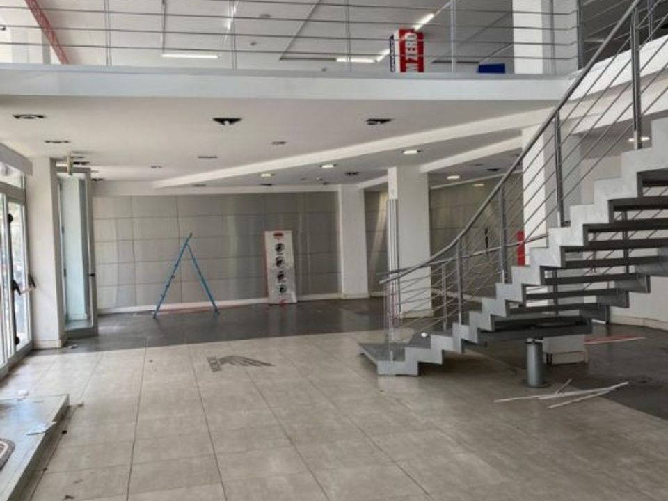 Commercial property in Pescara, Pescara - photo 2