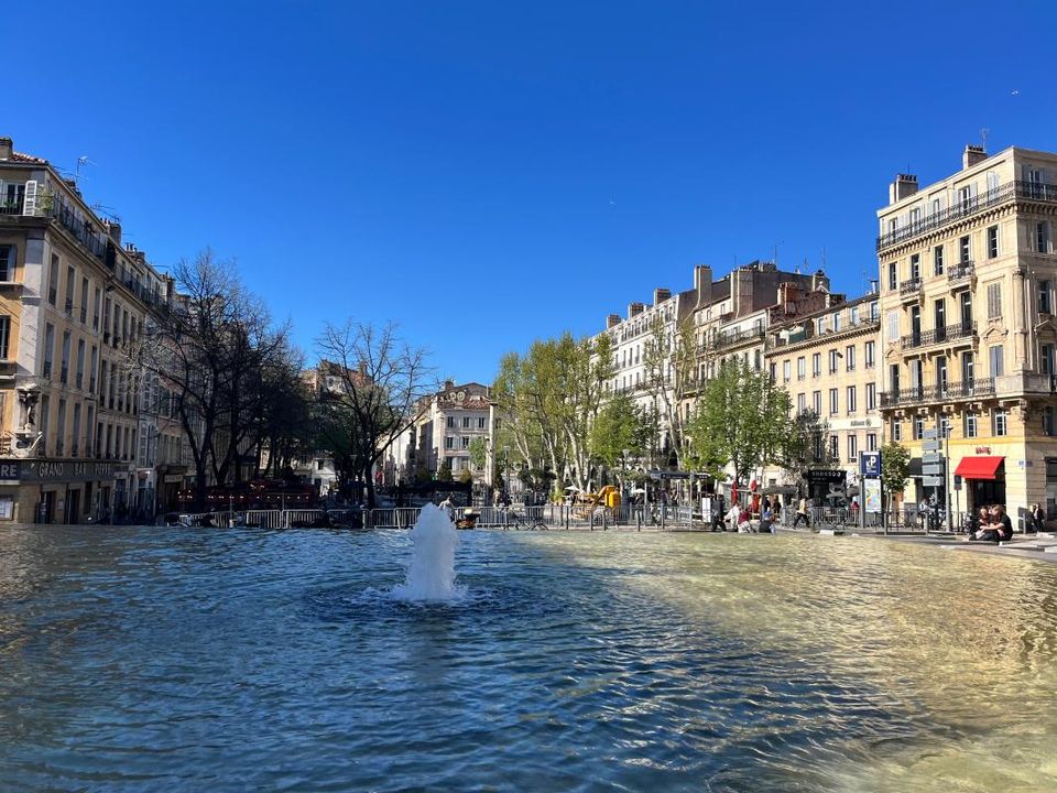 Erhvervsejendom i Marseille, Bouches-du-Rhone - foto 1