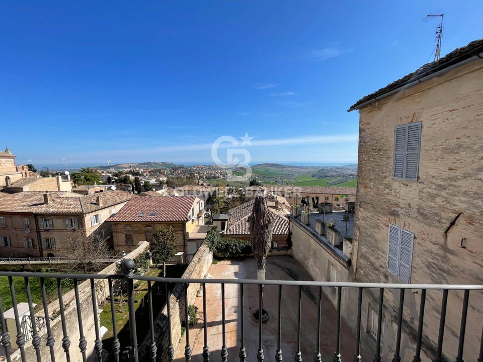 Erhvervsejendom i Fermo, Fermo - foto 1