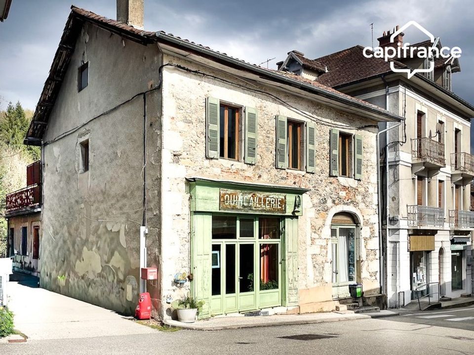 Landsbyhus i Saint-Geoire-en-Valdaine, Isere - foto 1