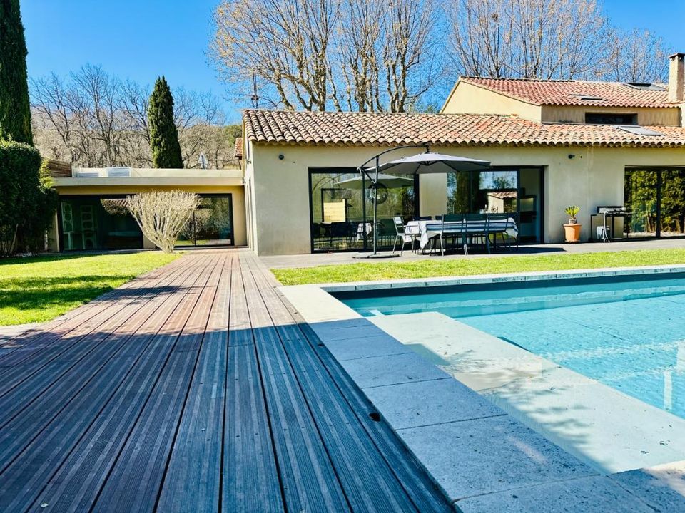 Villa a Le Puy-Sainte-Reparade, Bouches-du-Rhone - foto 1