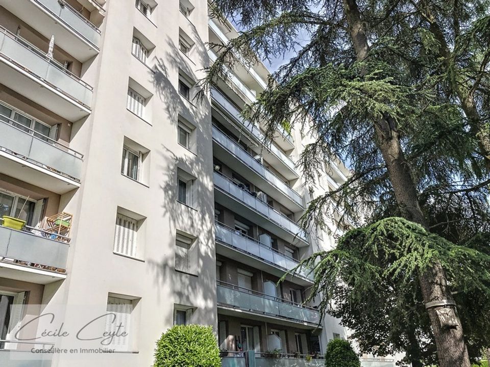 Lejlighed i Saint-Martin-d'Hères, Isere - foto 1