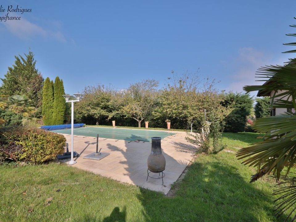 Villa en Saint-Cyr-sur-Menthon, Ain - foto 1