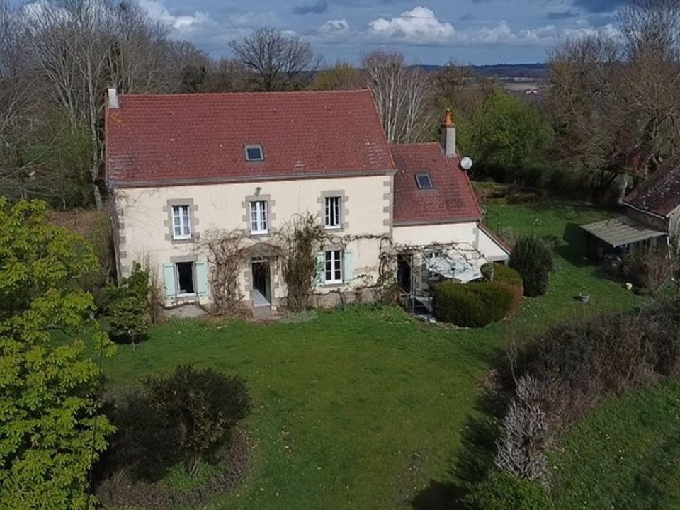 Villa i La Celle-Dunoise, Creuse - bilde 1
