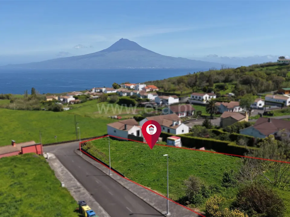 Helårsgrund i Horta, Faial - foto 1