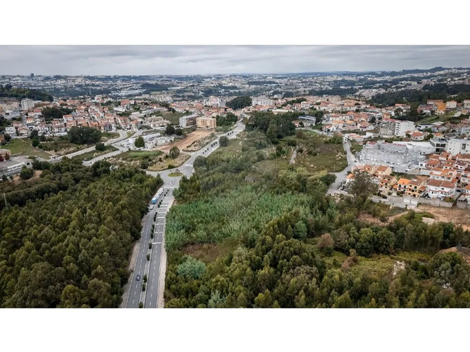 Erhvervsejendom i Gondomar, Porto - foto 1